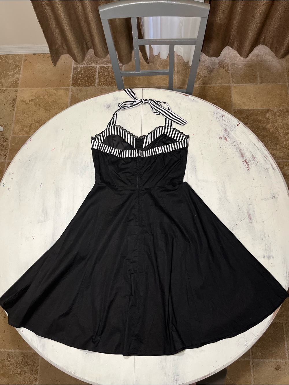 Thorn & Fable Hot Topic Pinup Rockabilly Retro Halter Dress Sz M Black White - Picture 6 of 10